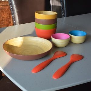 Bamboo bowls and salad spoons